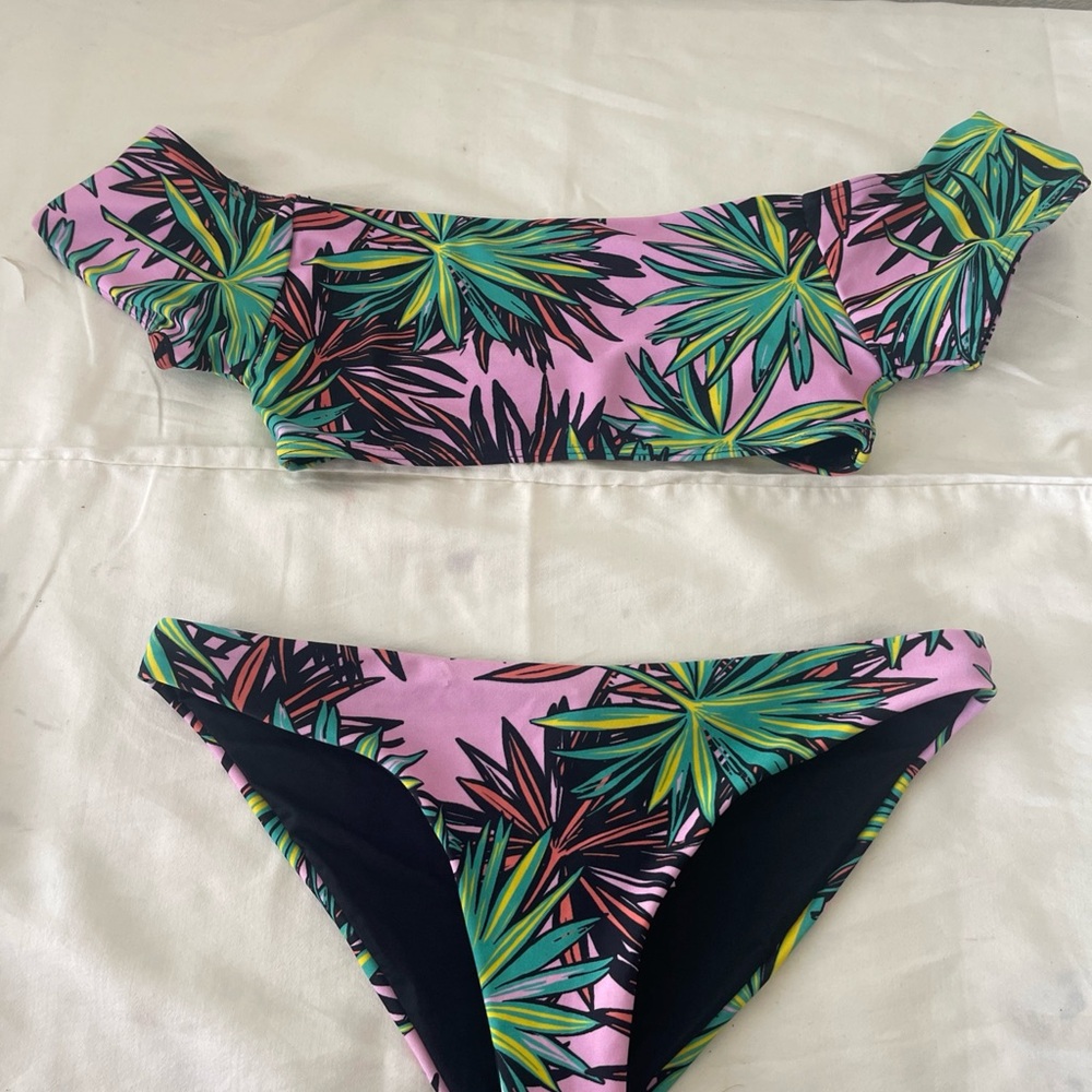 Kendall + Kylie Colorful Bikini Set Size 4